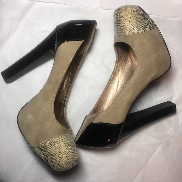 BCBG Paris snakeskin tan suede black leather pumps - Picture 1 of 7